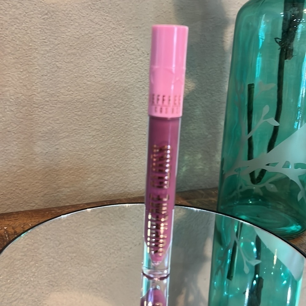 Jeffree Star Supreme Lip Gloss in Improper, NEW! - Picture 7 of 12